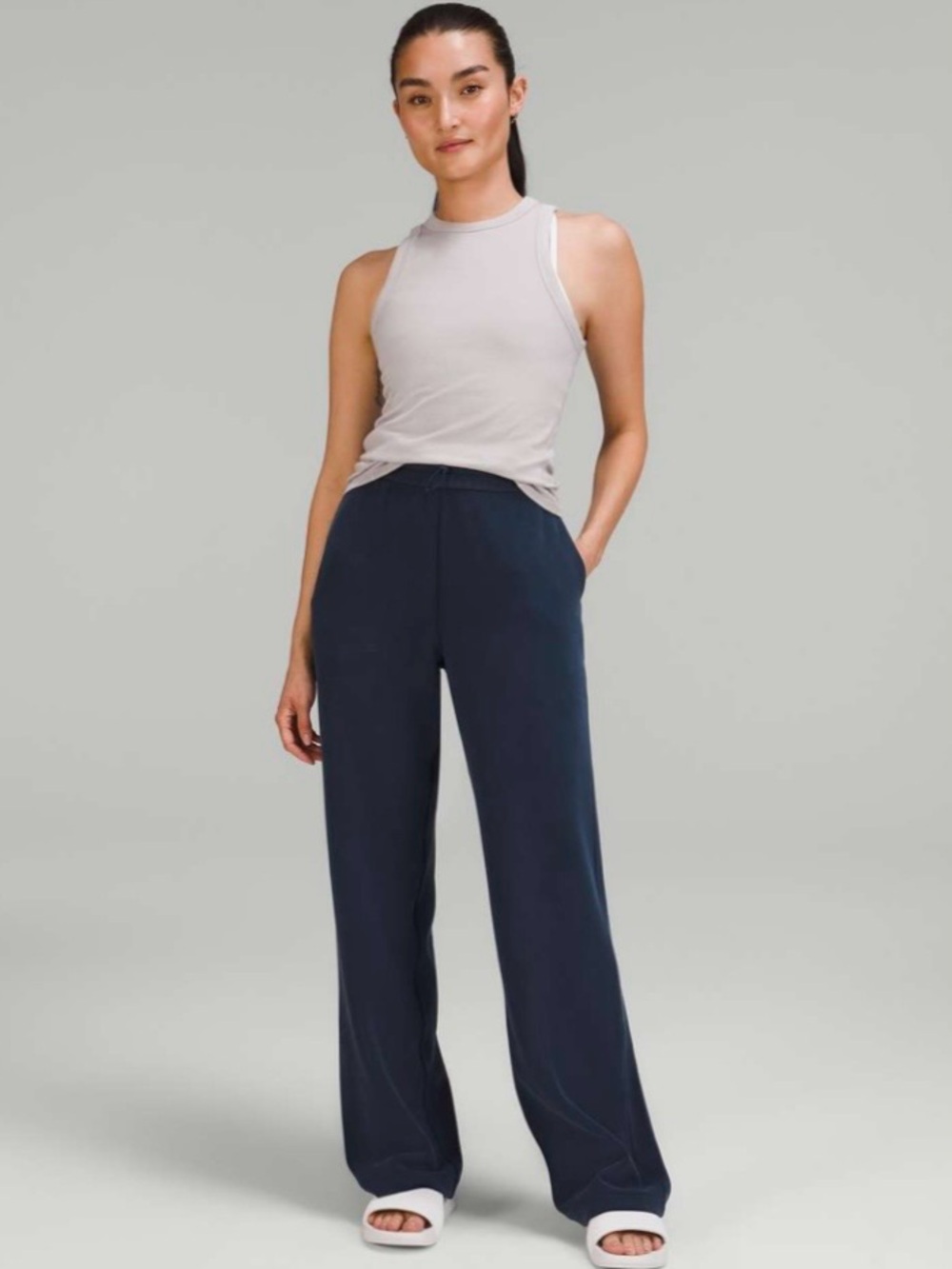 Lululemon Softstreme High-Rise Pant
True Navy Size 10 - Picture 3 of 14